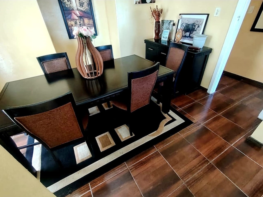 3 Bedroom Property for Sale in Cambridge West Eastern Cape